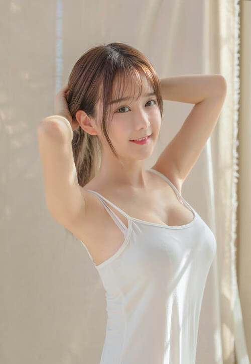 Kaiyun APP-李娜教子有方陪同孩子参与体育课，李娜老师